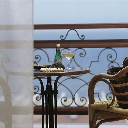 Helena Vip And Villa *