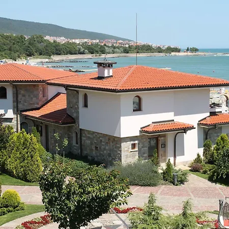 Helena Vip And Villa