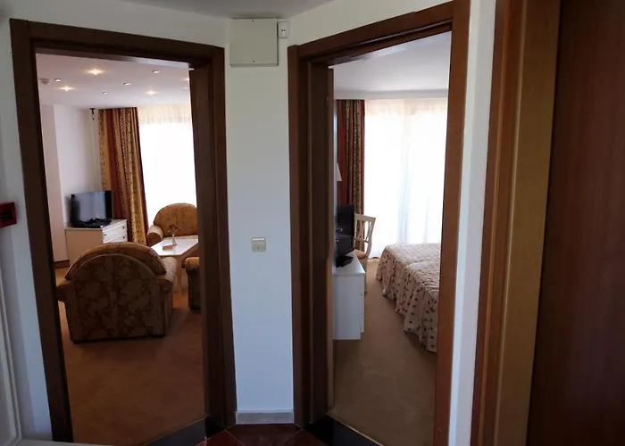 Helena Vip And Villa *