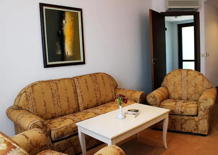 Helena Vip And Villa *