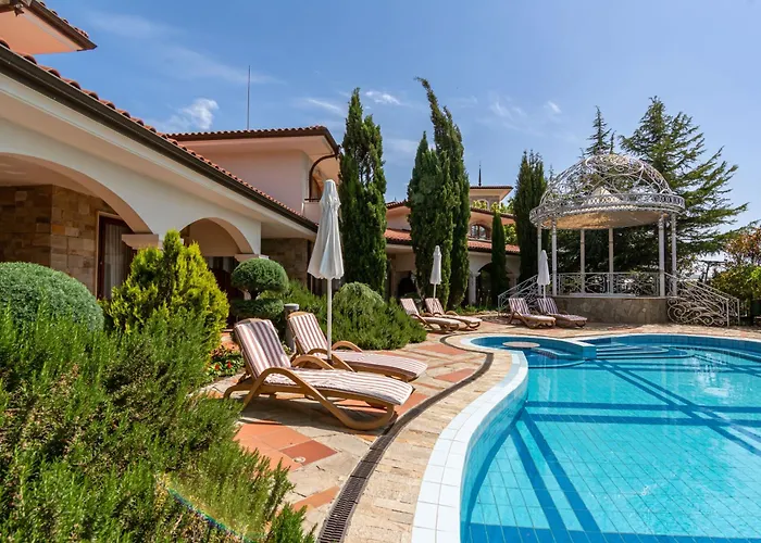 Helena Vip And Villa *